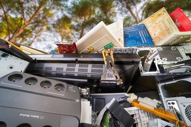 Elektroodpad_foto_5_iStockphoto.com