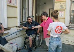 Foto-darování jídla do charity_©Štěpán Lohr