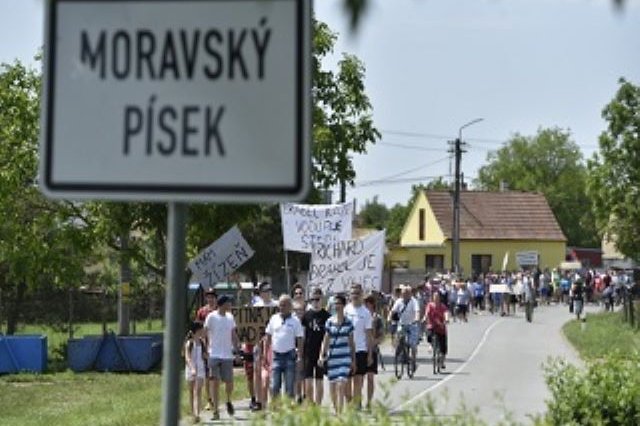 Hejtman Šimek podpořil Protestní pochod za vodu pro lidi