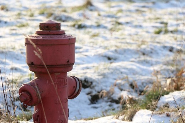 Obec České Petrovice odebírala více než rok podzemní vodu bez povolení a dostala pokutu přes 133 t