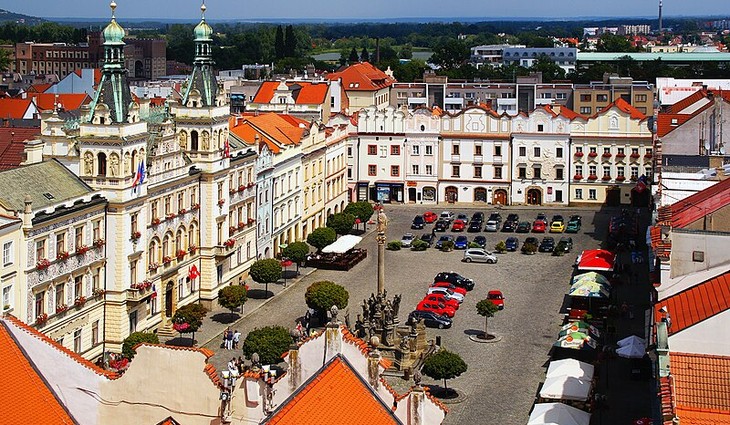 Pardubice,_Pernštýnské_náměstí