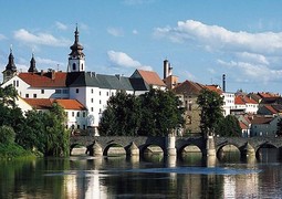 Pisek_castle_and_bridge