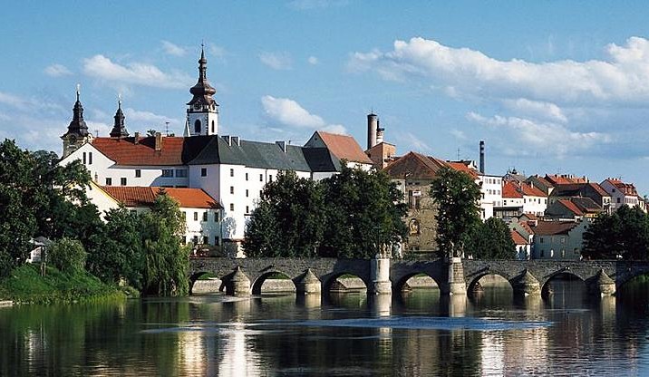 Pisek_castle_and_bridge