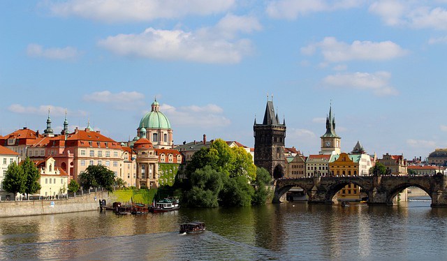 Pražští radní jmenovali komisi, která pomůže naplnit klimatický závazek Prahy