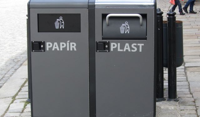 Smart City Prachatice má smart koše na tříděný odpad