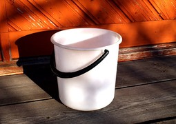 White_plastic_bucket