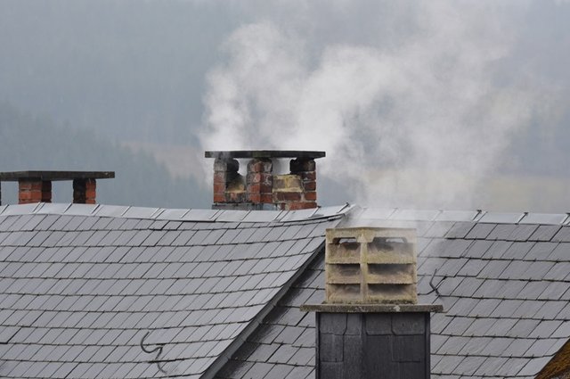 cold-winter-roof-chimney-fireplace-energy-896837-pxhere.com