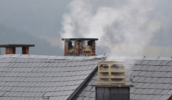 cold-winter-roof-chimney-fireplace-energy-896837-pxhere.com