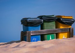colemay-garbage-can-7010059_640