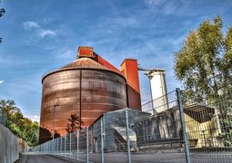 daniel9775-cement-plant-3733569_640