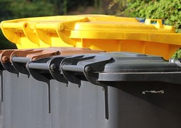 garbage-cans-7290247_640
