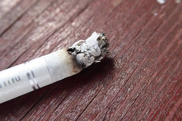 jahhoo-cigarette-1496721_640