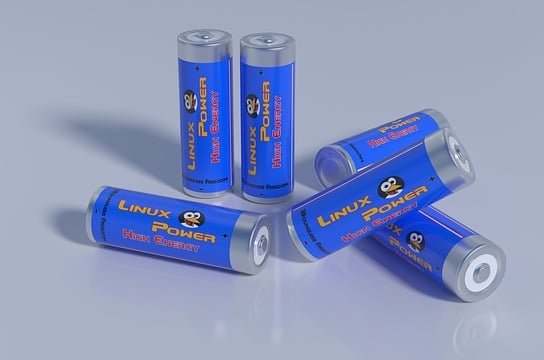 mastertux-battery-1386029_640
