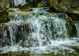 paulapaulsen-waterfall-4072769_640