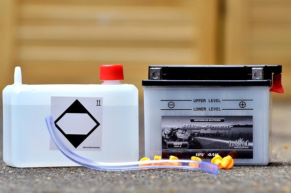 ralphs_fotos-battery-2490127_640