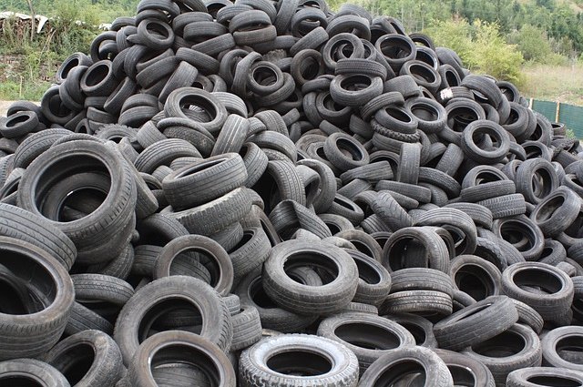 recyclind-tires-1846674_640