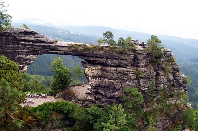 rock-mountain-monument-formation-cliff-tourism-752889-pxhere.com