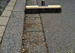 silberkugel66-dirty-roadside-7032962_640