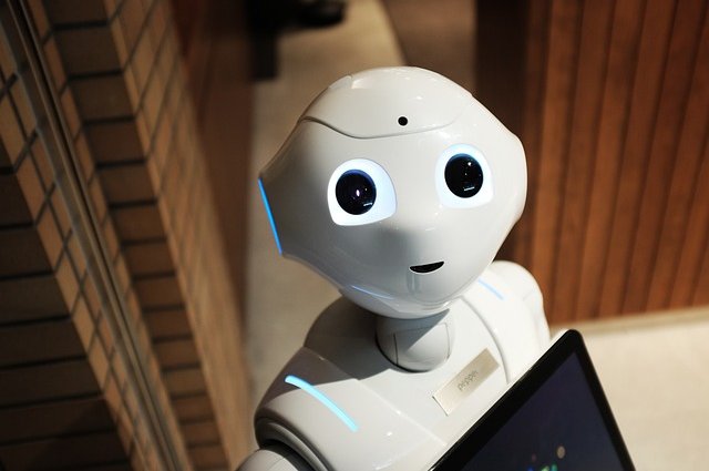 stocksnap-robot-2587571_640