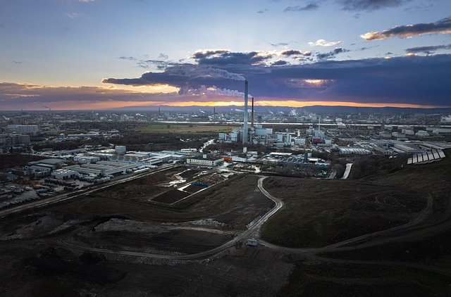 waste-incineration-plant-7008762_640
