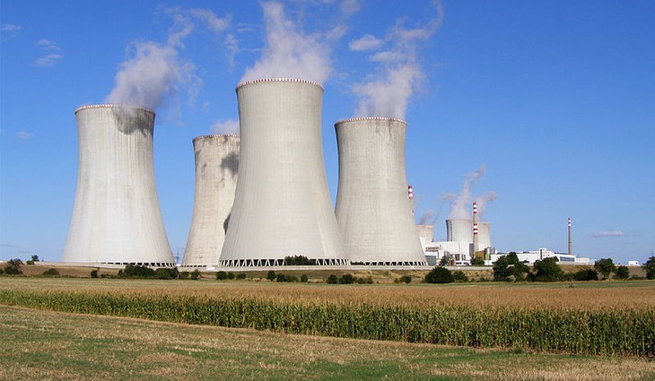 800px-Dukovany_Nuclear_Power_Station_2.jpg