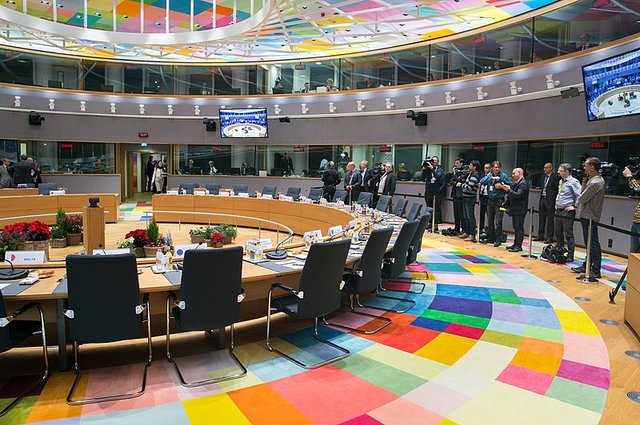 800px-European_Council_(38185350435)