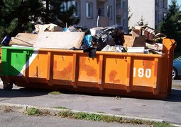 800px-Háje,_Kazimírova_-_Kryštofova,_kontejner_na_objemný_odpad.jpg