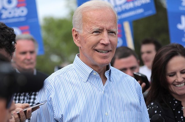 800px-Joe_Biden_(48554137807).jpg