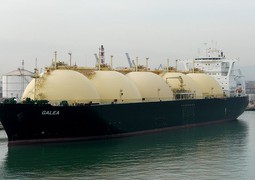800px-LNG-carrier.Galea.wmt.jpg