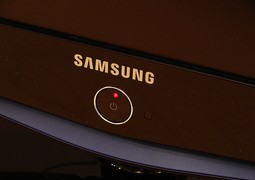 800px-Samsung_LCD_TV.jpg