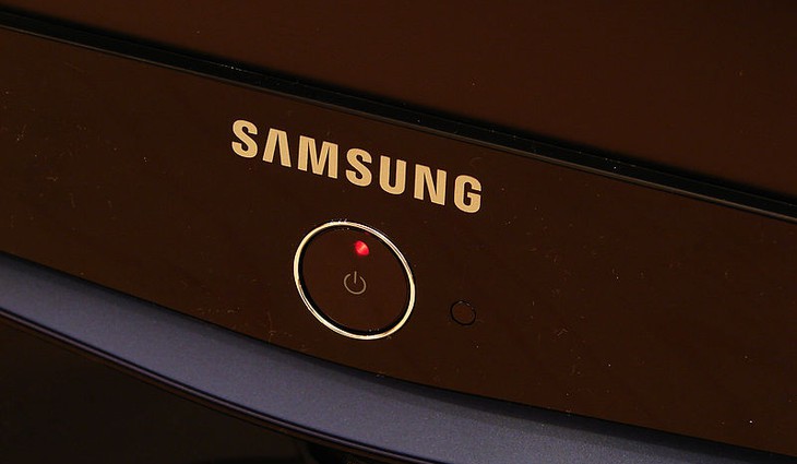 800px-Samsung_LCD_TV.jpg