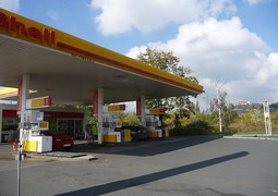 800px-Shell_gas_station,_Opuštěná,_Brno_(2).jpg
