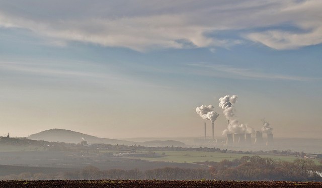 Ambiciózní emisní limity pro elektrárny by vedly v EU k významnému snížení emisí