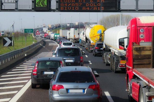 Bez omezení benzinové a naftové dopravy nelze splnit cíle Pařížské dohody