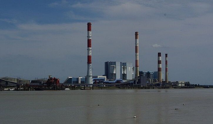 Biomasa namísto uhlí. Francouzská uhelná elektrárna Cordemais by mohla projít konverzí