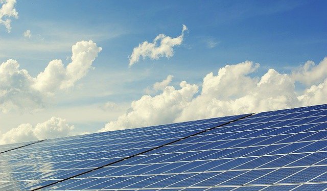ČEZ postaví přes 20 000 fotovoltaických panelů s celkovým výkonem 10 MW