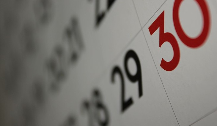 Calendar_(close-up,_shallow_depth_of_field)