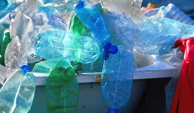 Cefic zveřejnil definice chemické a rozpouštědlové recyklace odpadních plastů