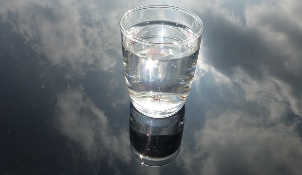 Celospolečenská diskuze o vodě VI: Může být voda levnější?