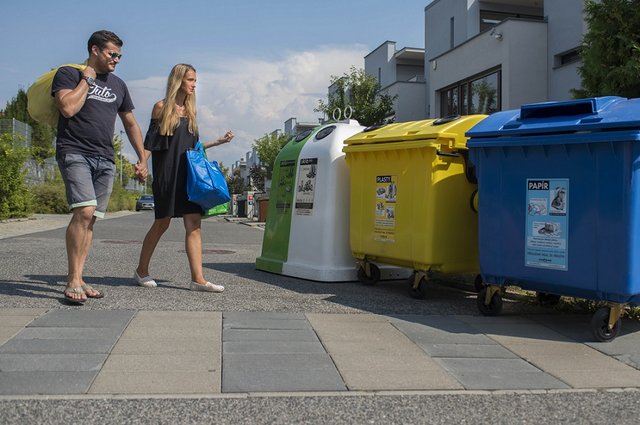 Češi vytvořili v třídění odpadů nový rekord. V roce 2018 vytřídil každý obyvatel ČR do barevných k