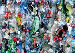 Chemickou recyklací můžeme zrecyklovat i materiály, u kterých recyklace mechanická selhává