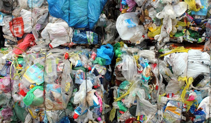 Čína omezí dovoz odpadu zavedením limitu kontaminace. Číslo překvapilo