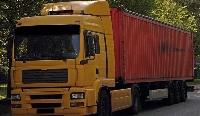 Evropský parlament chce snížit emise nákladních automobilů o 35 % do roku 2030