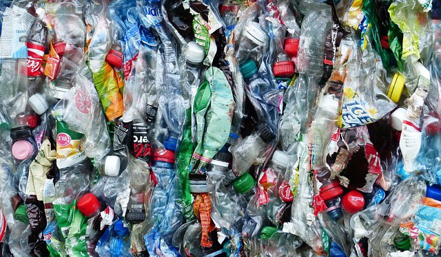 Globální definice „recyklace“ pro plasty je na světě