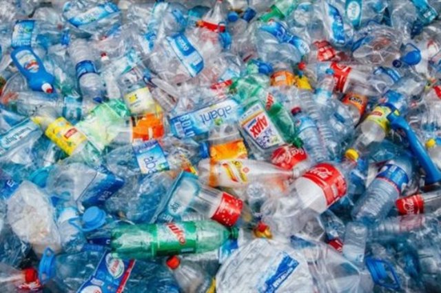 Globální spotřeba plastů na rekordní úrovni 359 mil. tun při růstu o 3 % oproti roku 2017