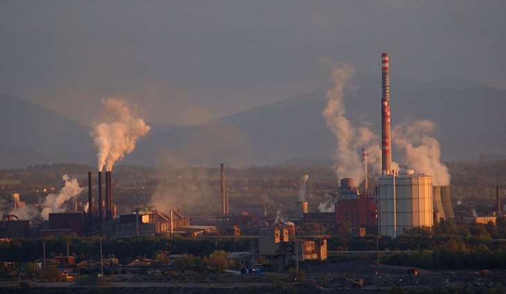 Hospodářská komora ČR: I přes celoevropská protiemisní opatření se stav ovzduší zhoršuje. Zvažme p