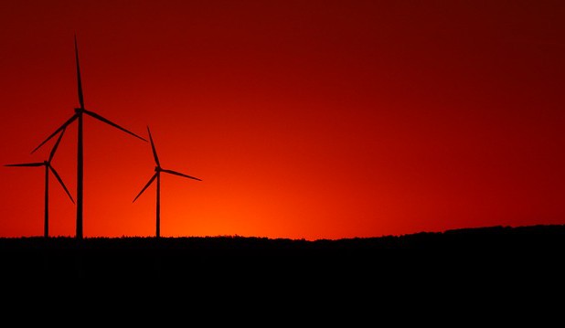 IEA a IRENA: klíč pro energetickou nezávislost na fosilní energetice jsou obnovitelné zdroje a ene