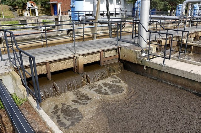 Inlet_of_mixed_wastewater,_Prague_Central_Wastewater_Treatment_4613