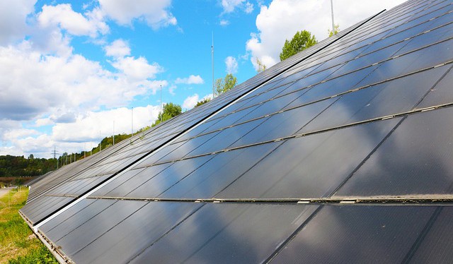 Komunisté navrhují solární daň: Solární asociace nesouhlasí a žádá předsedu vlády o jednání