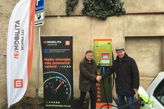 Litoměřice mají první rychlodobíjecí stanici pro elektromobily